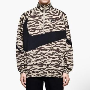 Nike AOP Swoosh Tiger Stripe Camo Size Medium